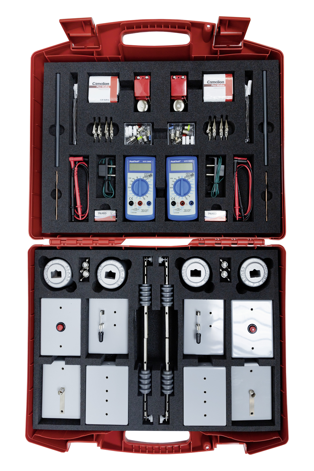 Das Bild zeigt einen Koffer mit Experimentiermaterialien, der verschiedene Messgeräte, elektronische Komponenten und Zubehörteile enthält. Der Koffer ist übersichtlich mit Schaumstoff eingelegt, um die Teile sicher und geordnet zu halten.