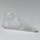 Das Bild zeigt ein transparenter Kunststoffschieber mit drei unterschiedlich großen runden Ausschnitten. Dieses Werkzeug wird häufig im Bildungsbereich für Experimentierzwecke verwendet, um Flüssigkeiten oder andere Materialien zu testen.