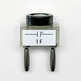 Das Bild zeigt einen Elektrolytkondensator mit einer Kapazität von 1 Farad und einer maximalen Spannung von 5,5 Volt. Der Kondensator hat zwei Anschlussbeine und ist in einem klaren Gehäuse untergebracht, auf dem die technischen Daten deutlich sichtbar sind.