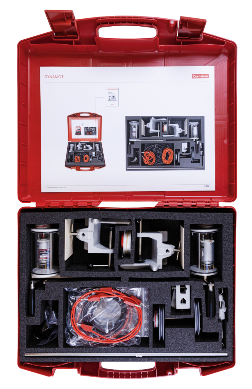 Das Bild zeigt einen roten Koffer mit Experimentiermaterialien, der verschiedene Komponenten für physikalische Experimente enthält. Die Anordnung im Koffer ist übersichtlich, mit einer Vielzahl von Rollen, Kabeln und Werkzeugen, die für Lehrzwecke verwendet werden können.