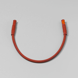 Das Bild zeigt einen roten flexiblen Schlauch mit zwei Griffen an den Enden. Dieser Schlauch ist wahrscheinlich für experimentelle Anwendungen im Bildungsbereich gedacht.