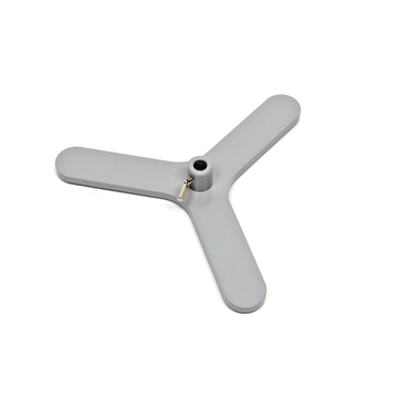 Das Bild zeigt einen grauen Ständer mit einer dreiflügeligen Basis, der für wissenschaftliche Experimente verwendet wird. Er verfügt über ein zentrales Loch zum Befestigen von Geräten oder Proben.