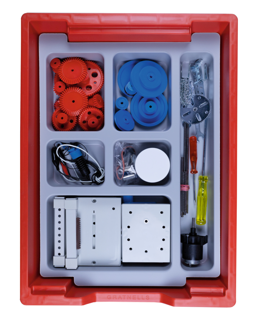 Das Bild zeigt eine rote Aufbewahrungsbox, die verschiedene Experimentiermaterialien enthält. In den Fächern sind Zahnräder, Motoren, Schrauben, Kabel und grundlegende Werkzeuge angeordnet, die für praktische Lernaktivitäten im Bildungswesen verwendet werden können.