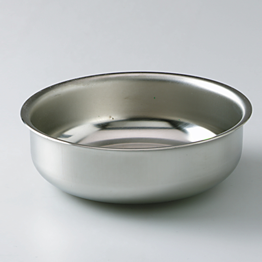 Das Bild zeigt eine schlichte, runde Schüssel aus Edelstahl, die glänzend und gut verarbeitet ist. Sie eignet sich ideal für verschiedene Experimente im Bildungsbereich, da sie langlebig und leicht zu reinigen ist.