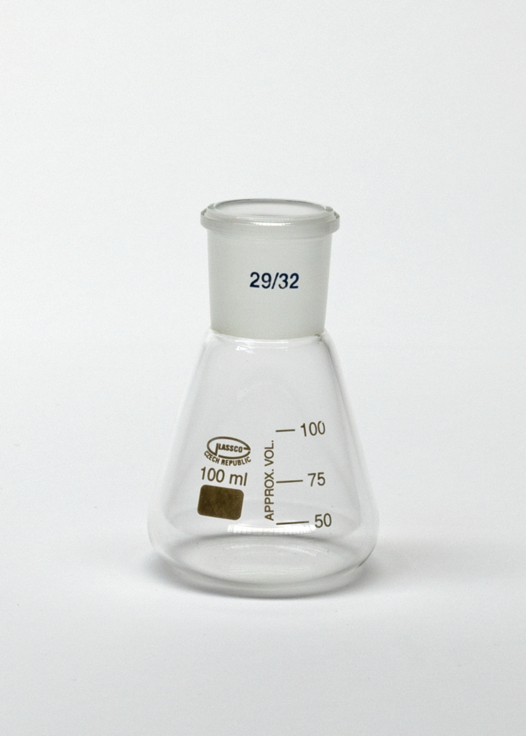 Das Bild zeigt einen Erlenmeyerkolben mit einem Fassungsvermögen von 100 ml. Er besteht aus klarem Glas und ist mit Skalenangaben zur Volumenmessung versehen.